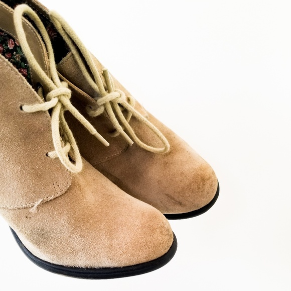 Sold|| Seychelles suede tan lace up bootie - Picture 2 of 5